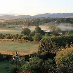 Bed & Breakfast Westwood - The With A View 4*