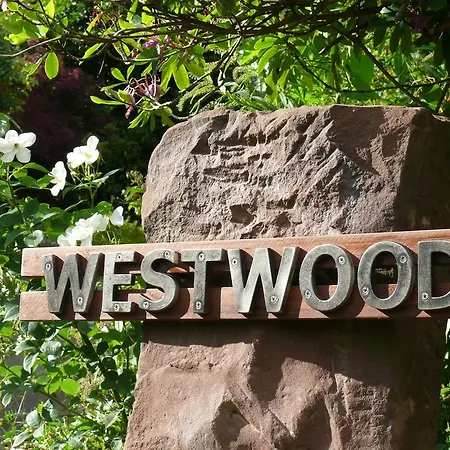 Westwood - The With A View فندق مبيت وإفطار